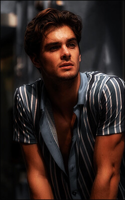 Grayson-02.jpeg